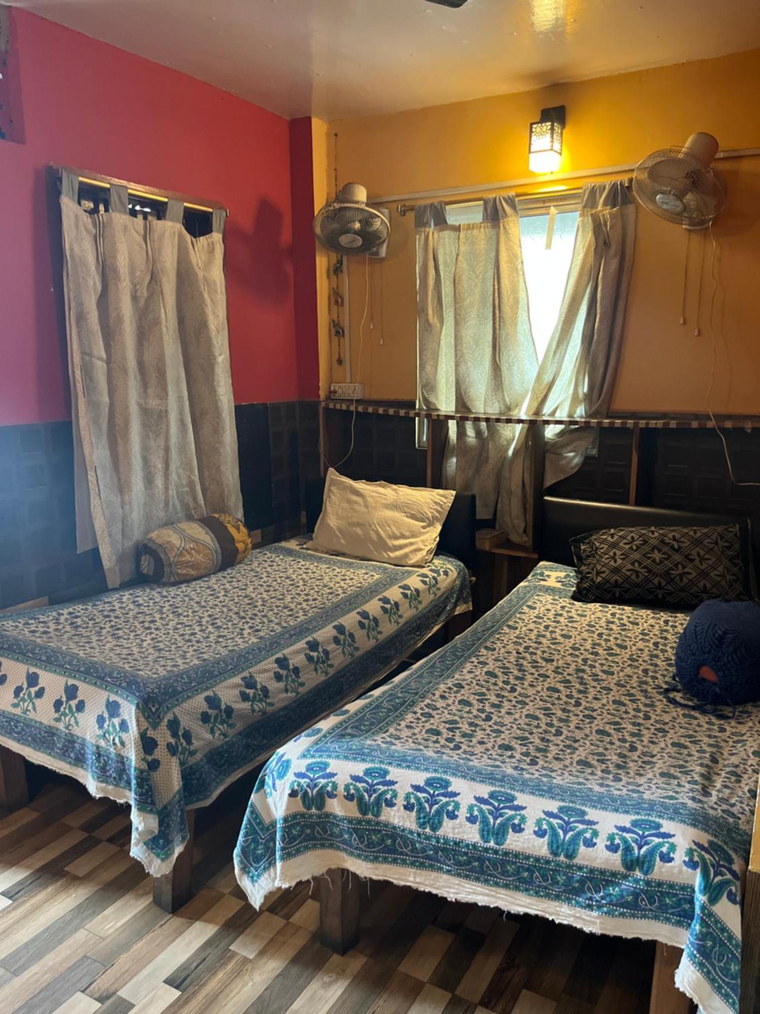 Calcutta Backpackers Homestay- For Travellers And Backpackers Bagian luar foto