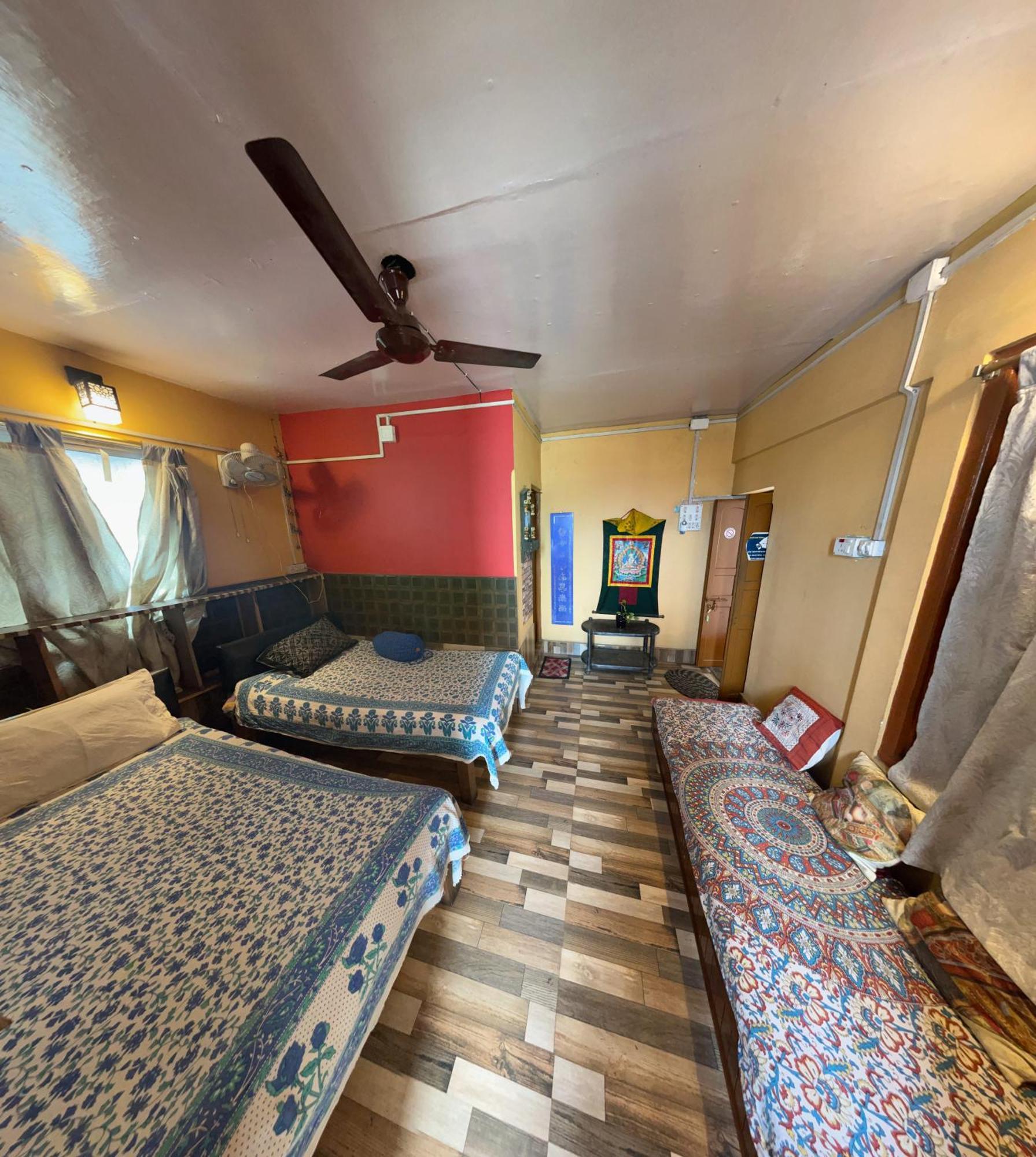 Calcutta Backpackers Homestay- For Travellers And Backpackers Bagian luar foto